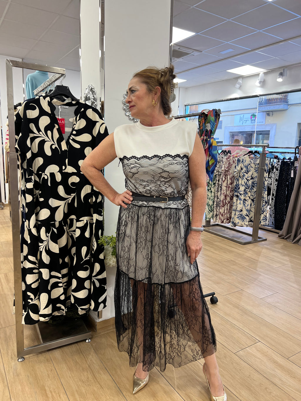 VESTIDO ENCAJE CHIC
